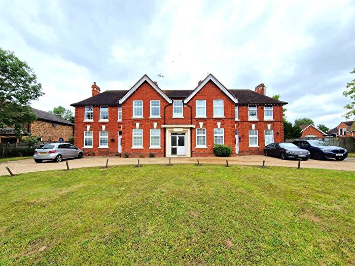 2 Bedroom Flat To Rent In Lovel Road, Winkfield, Windsor, Berkshire, SL4