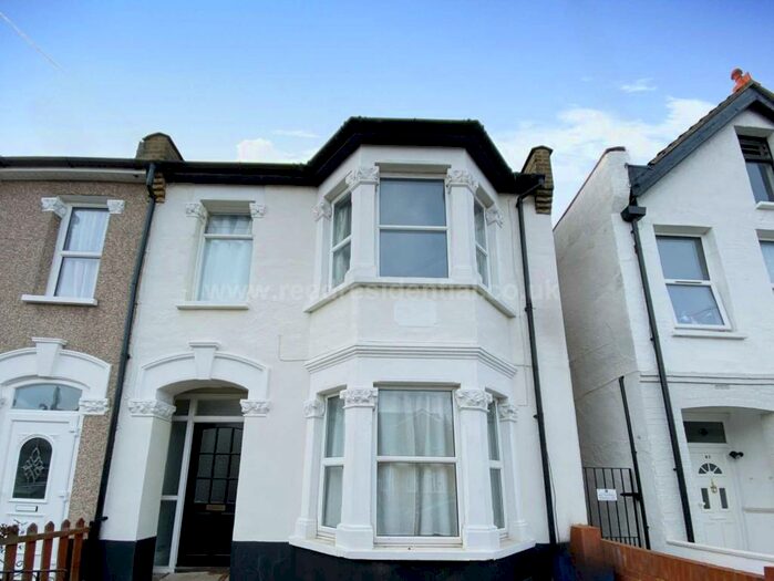 3 Bedroom Terraced House To Rent In Southview Drive, Westcliff On Sea, SS0