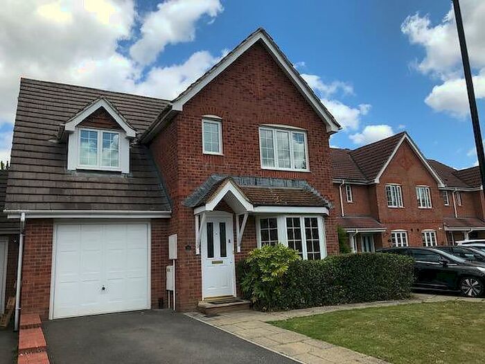 3 Bedroom Detached House To Rent In Highpath Way, RG24