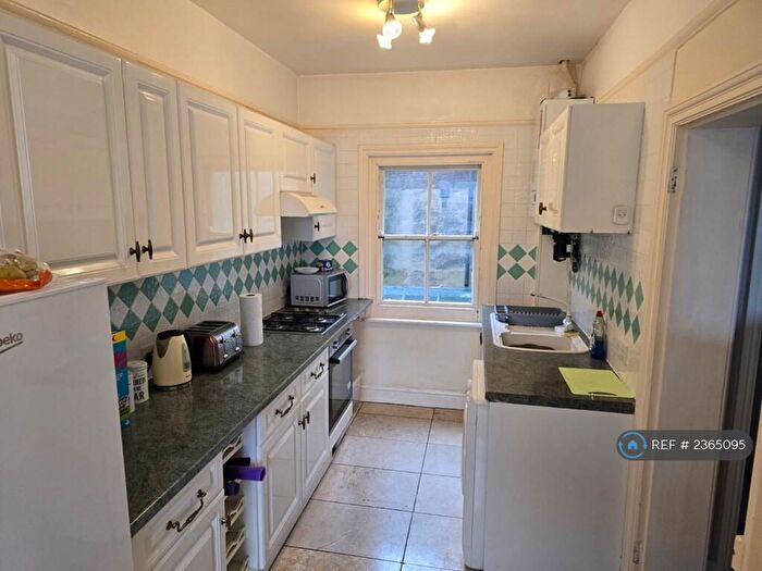 2 Bedroom Flat To Rent In Broad Street, Deal, CT14
