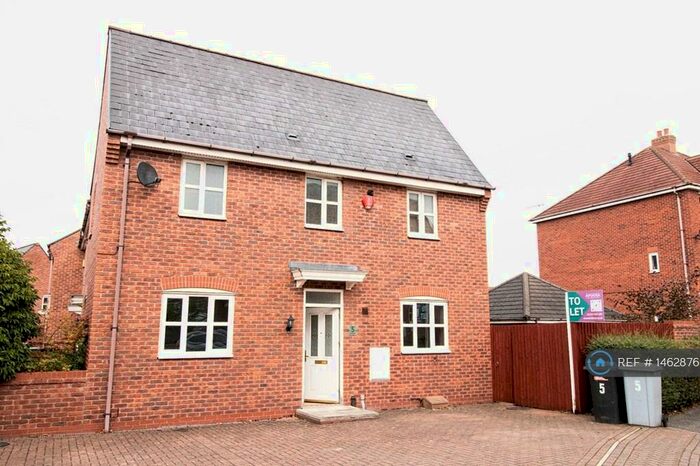 3 Bedroom Detached House To Rent In Deansgate, Weston, Crewe, CW2