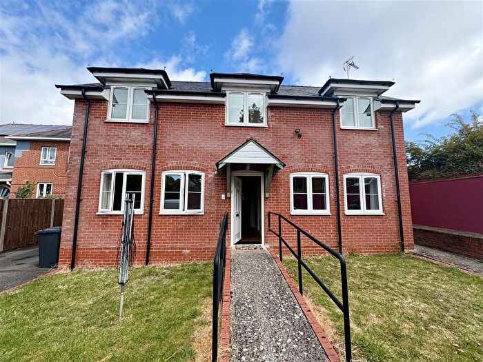 2 Bedroom Flat To Rent In Eastfield Road, Andover, SP10