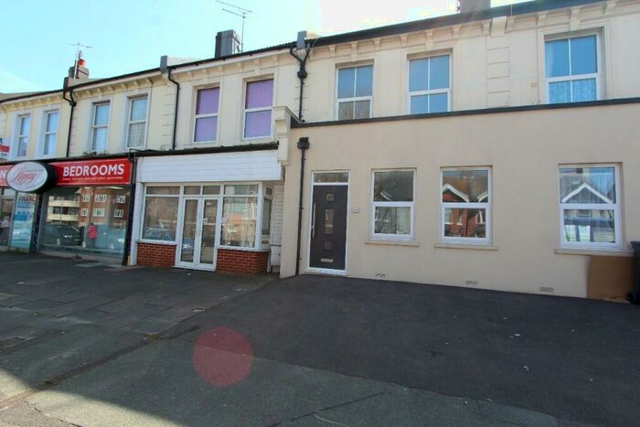 2 Bedroom Ground Flat To Rent In Seaside, Eastbourne, East Sussex, BN22