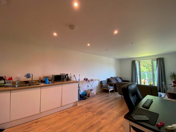 2 Bedroom Flat To Rent In Silbury Road, Bristol, BS3