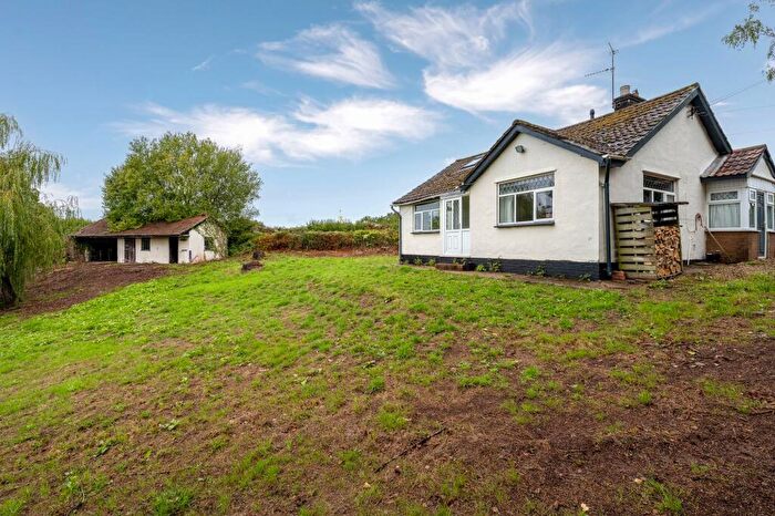 2 Bedroom Detached Bungalow For Sale In Llanhennock, Newport, NP18