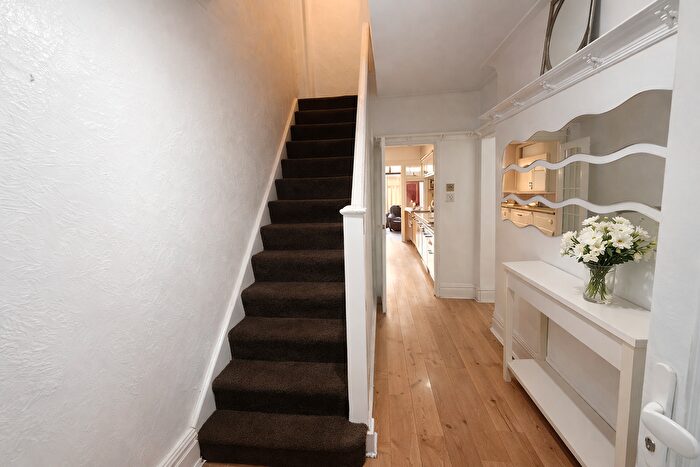 5 Bedroom Semi Detached House For Sale In Sandhurst Drive, Ilford, IG3