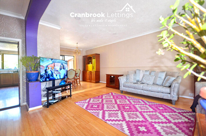 3 Bedroom Semi Detached House To Rent In Easternville Gardens, Ilford, IG2