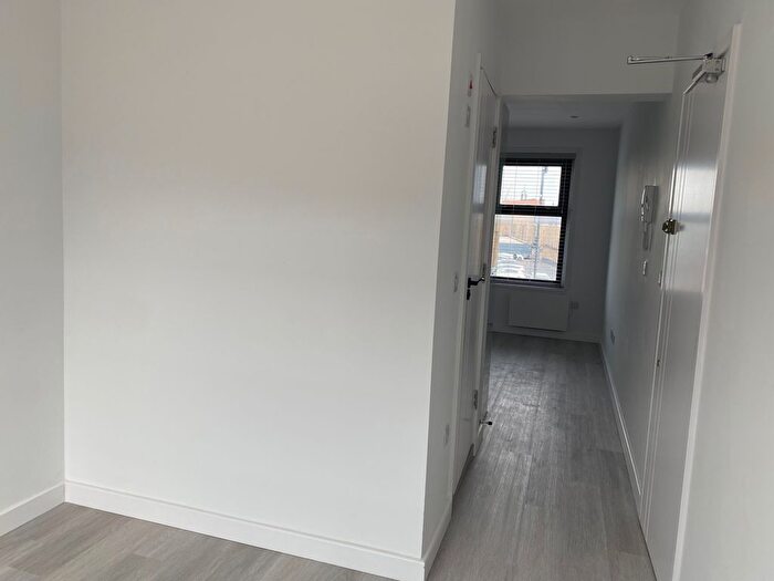 1 Bedroom Flat To Rent In High Road, London, N17