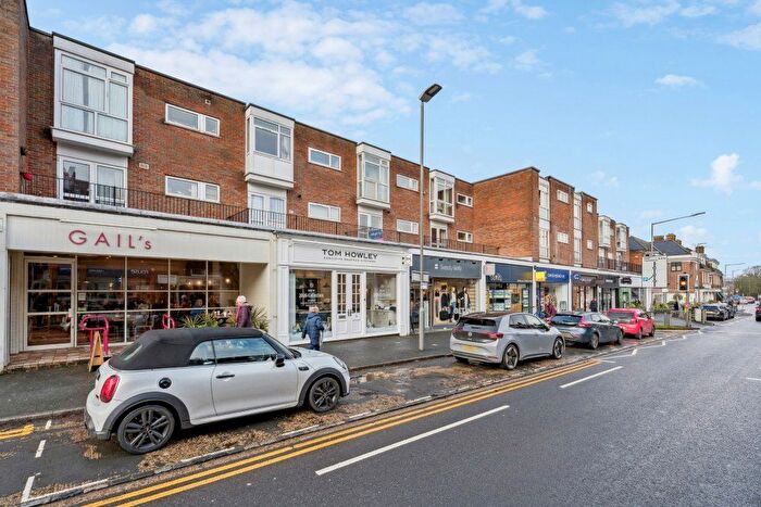 3 Bedroom Flat To Rent In Grove Court, Beaconsfield, Buckinghamshire, HP9