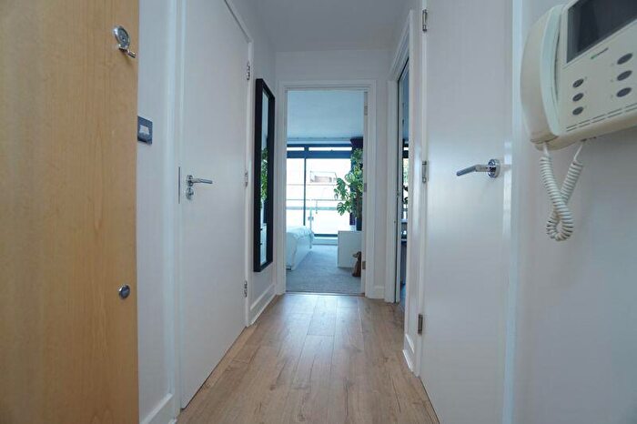 1 Bedroom Apartment For Sale In Town Centre, High Wycombe, HP13