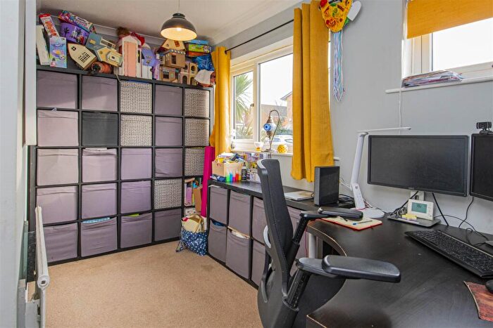 5 Bedroom Detached House For Sale In French Drive, Kettering, NN15