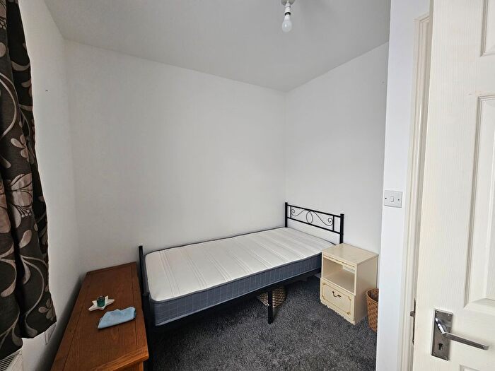 2 Bedroom Terraced House To Rent In Windsor Avenue, Uxbridge, UB10