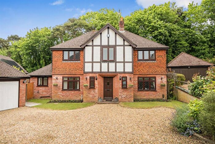 5 Bedroom House For Sale In Willowbank Gardens, Tadworth, KT20