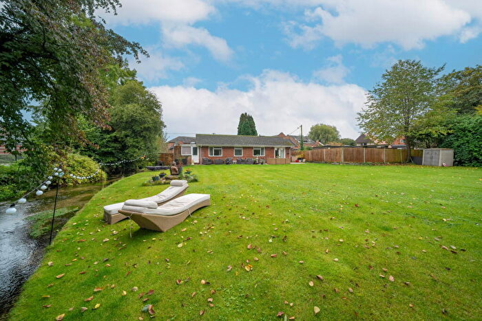 3 Bedroom Detached Bungalow For Sale In Kingsclere Road, Overton, Basingstoke, RG25