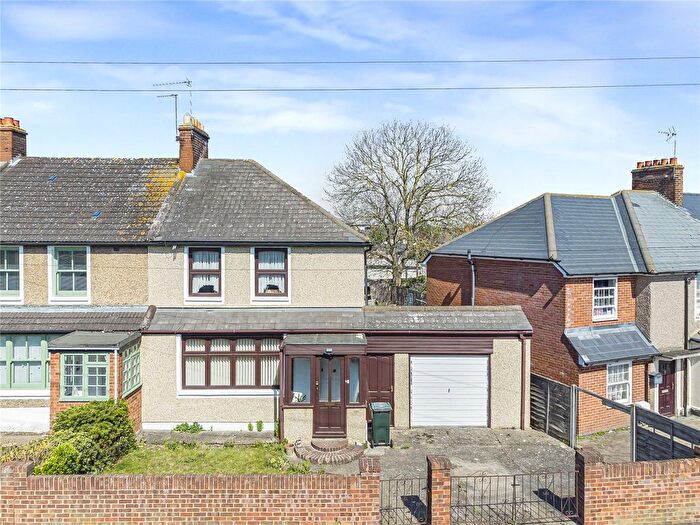 3 Bedroom End Of Terrace House For Sale In Beech Road, Dartford, Kent, DA1