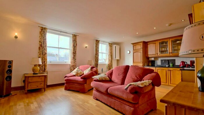 2 Bedroom Flat For Sale In Highgate Road, Dartmouth Park, London, NW5