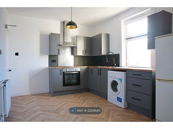 2 Bedroom Flat To Rent In Lochee High Street, Dundee, DD2