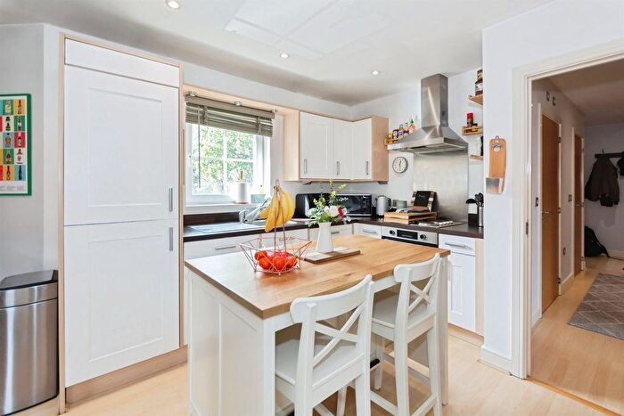2 Bedroom Flat For Sale In Dickens Heath Road, Shirley, Solihull, B90