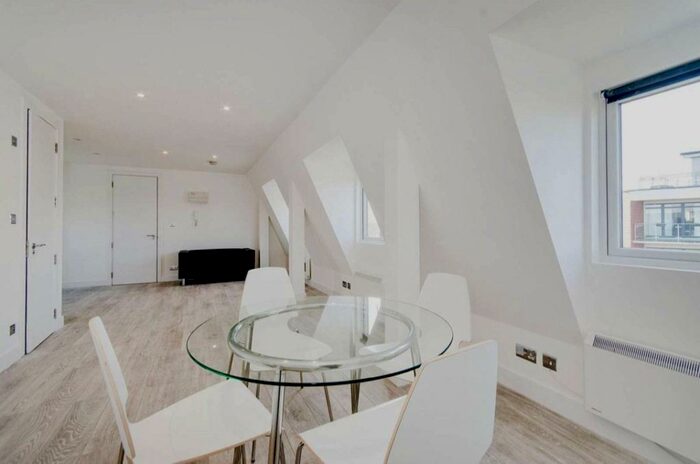 2 Bedroom Flat To Rent In Roxeth House, Shaftesbury Avenue, Harrow, HA2