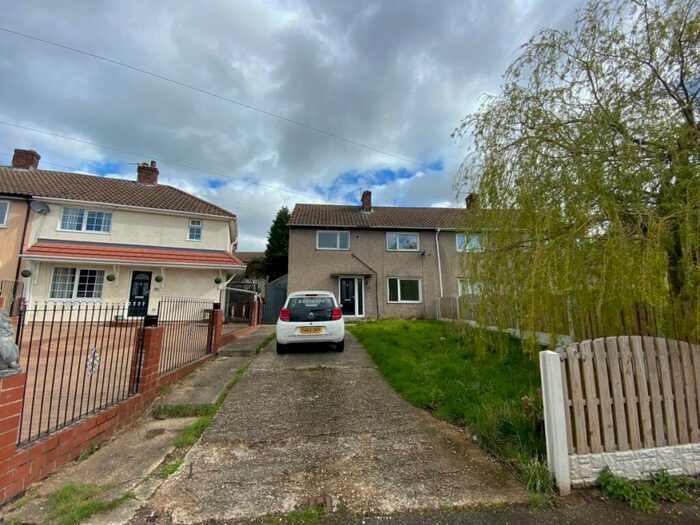 4 Bedroom Semi-Detached House To Rent In Windsor Crescent, Little Houghton, S72