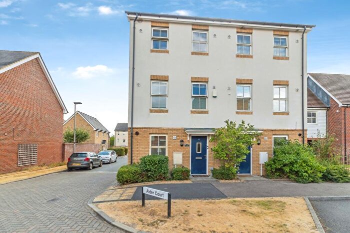 4 Bedroom Semi Detached House For Sale In Sheep Way, Milton Keynes, MK14