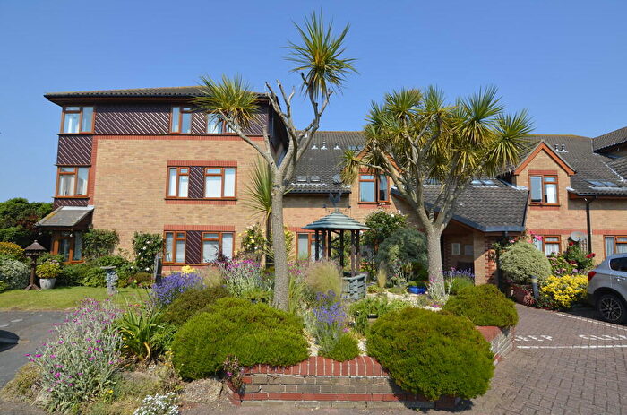 2 Bedroom Apartment For Sale In Rowland House, Winston Close, IP11