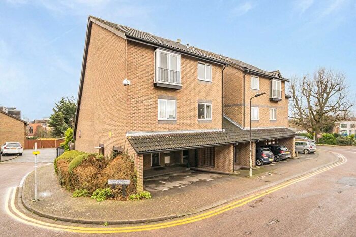 2 Bedroom Flat For Sale In Abbeyfields Close, Acton, NW10