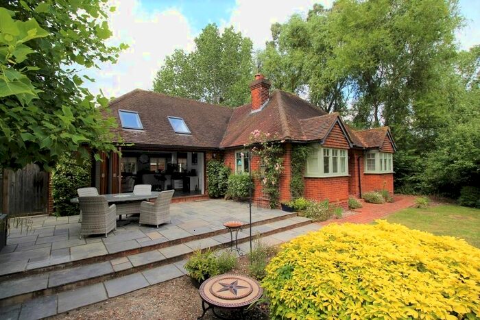 3 Bedroom Detached Bungalow To Rent In Green Lane, Bradfield, Reading, RG7