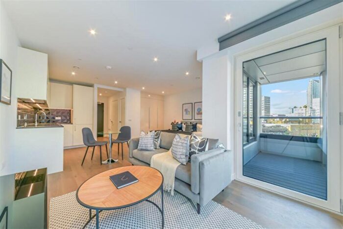 Apartment To Rent In Hurlock Heights, Elephant & Castle, SE17