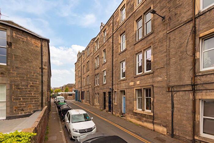 2 Bedroom Flat For Sale In / Hawthornvale, Edinburgh, EH6