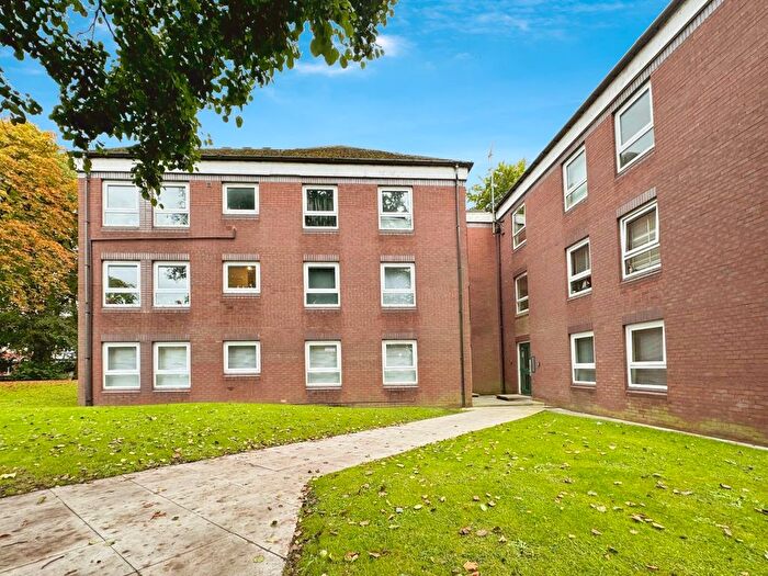 2 Bedroom Flat To Rent In Heaton Moor Road, Stockport, Greater Manchester, SK4