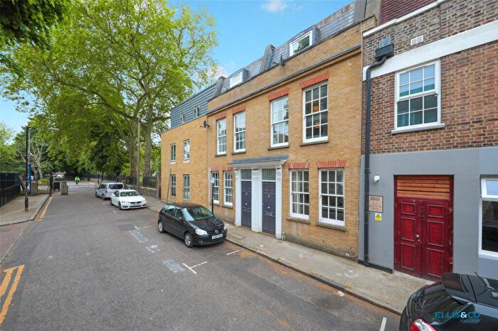 3 Bedroom Terraced House To Rent In Whitehorse Road, London, E1