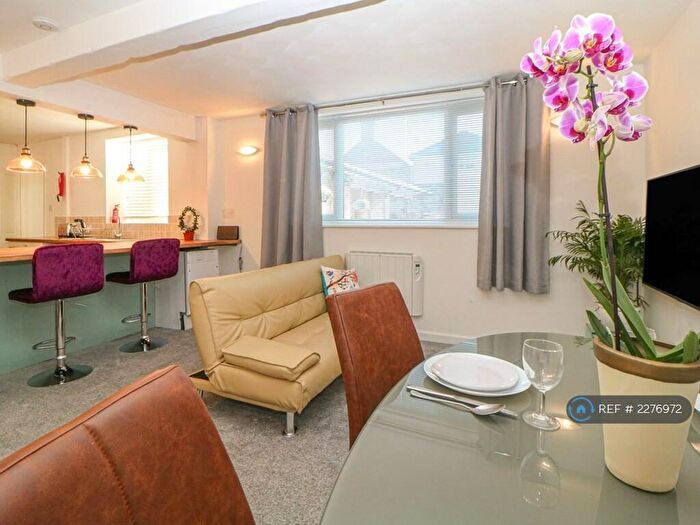 2 Bedroom Flat To Rent In St. Leonards Road, Weymouth, DT4