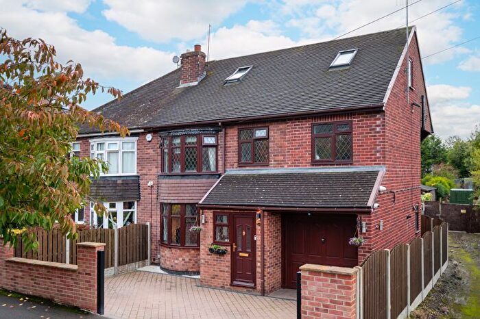 4 Bedroom Semi-detached House For Sale In Meadow Head Drive, Meadwohead, Sheffield, S8