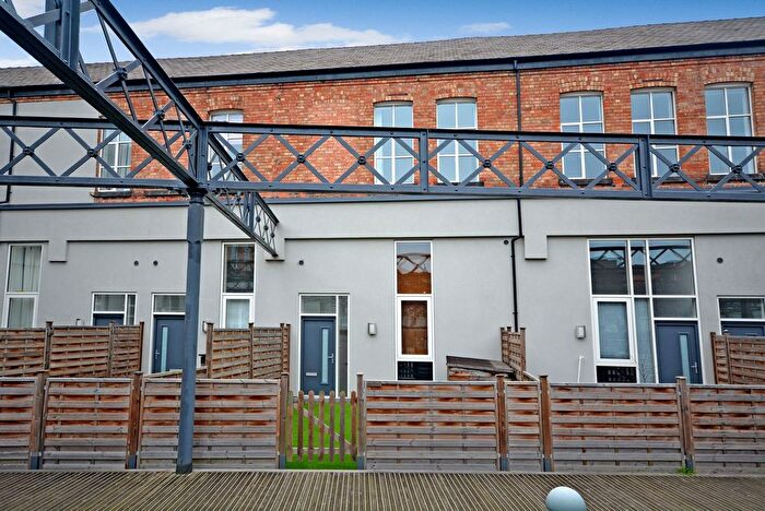 4 Bedroom Town House For Sale In Wheatsheaf Court, Knighton Fields, Leicester, LE2