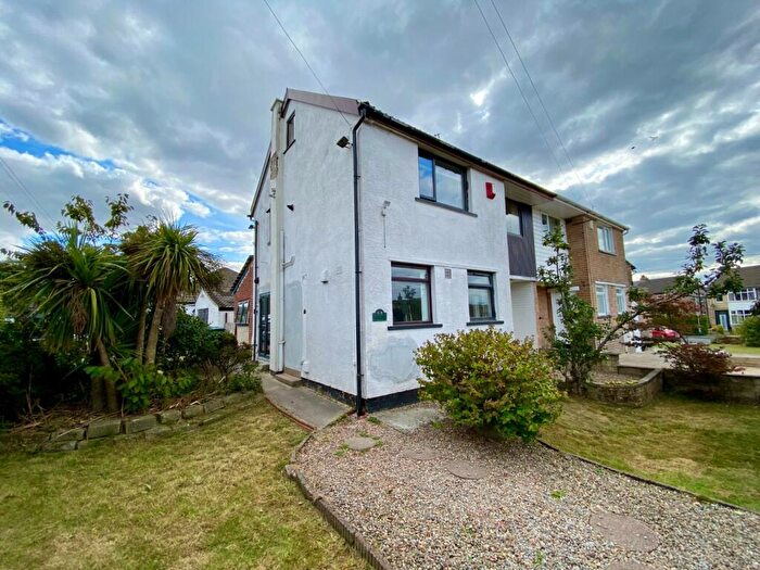 3 Bedroom Semi-Detached House For Sale In Willow Crescent, Wrose, Bradford, BD2
