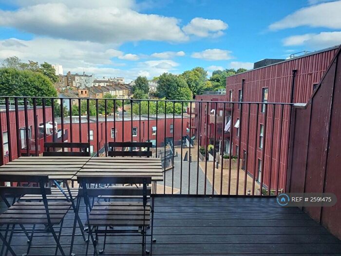 2 Bedroom Flat To Rent In Rolfe Terrace, London, SE18