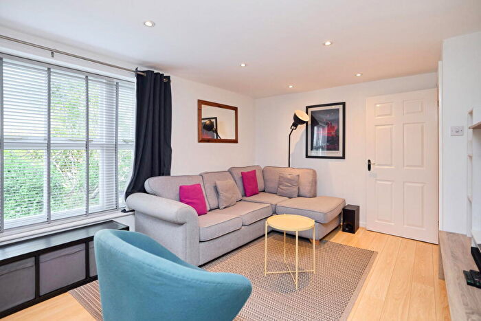 1 Bedroom Flat For Sale In Mapeshill Place, London, NW2