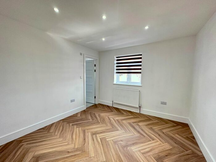 2 Bedroom Flat To Rent In Cowley Mill Road, Cowley, Uxbridge, UB8