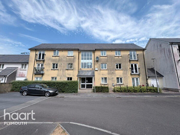 2 Bedroom Apartment For Sale In Tovey Crescent, Plymouth, PL5