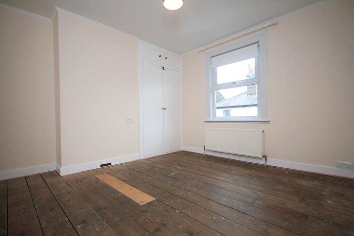 2 Bedroom End Of Terrace House To Rent In Byron Place, Leatherhead, KT22