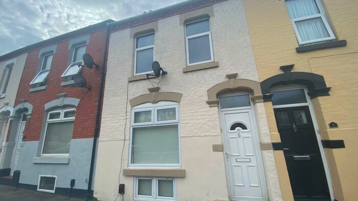 4 Bedroom House To Rent In Essex Street, Northampton, NN2