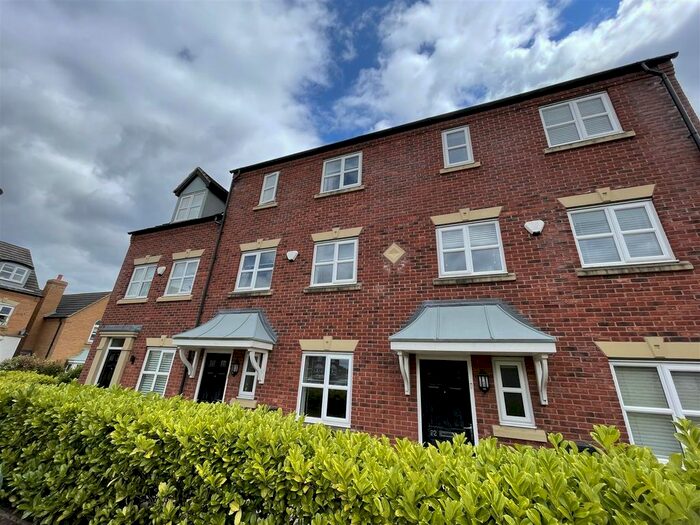 3 Bedroom Town House To Rent In Charles Hayward Drive, Sedgley, Dudley, WV4