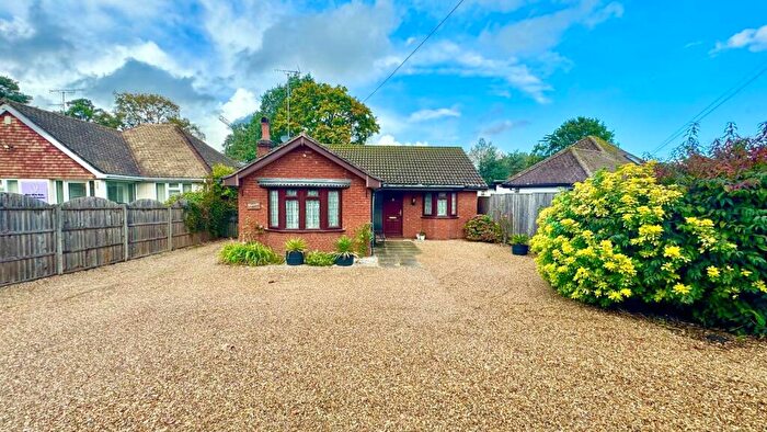 2 Bedroom Bungalow For Sale In Nine Mile Ride, Finchampstead, Wokingham, Berkshire, RG40