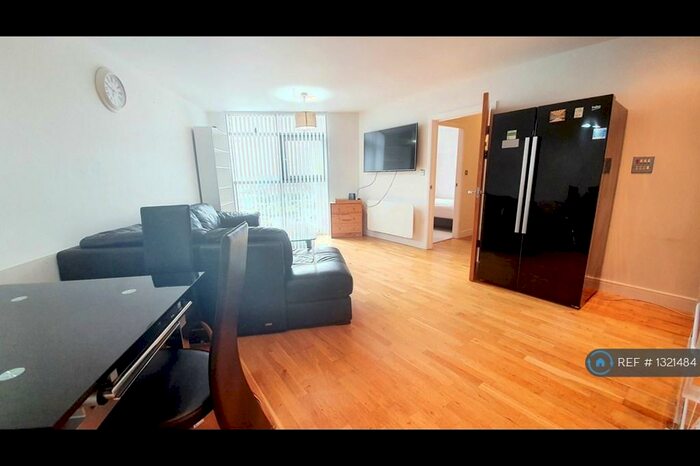 2 Bedroom Flat To Rent In Bute Terrace, Cardiff, CF10