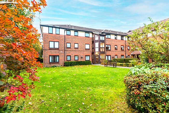 2 Bedroom Property For Sale In First Avenue, Watford, WD25