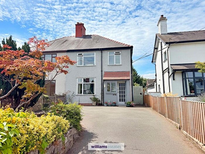 3 Bedroom Semi-Detached House For Sale In Denbigh Road, Ruthin, LL15