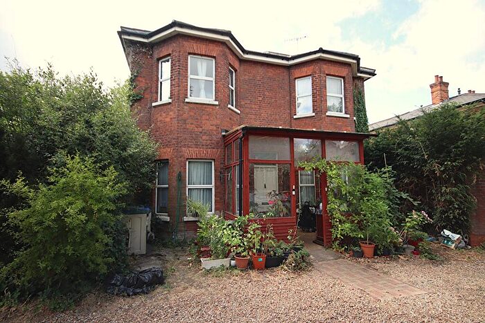 6 Bedroom Detached House For Sale In Bath Road, Taplow, Maidenhead, SL6