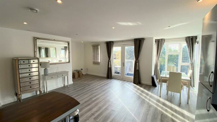 2 Bedroom Apartment To Rent In Edgar Close, Kings Hill, ME19