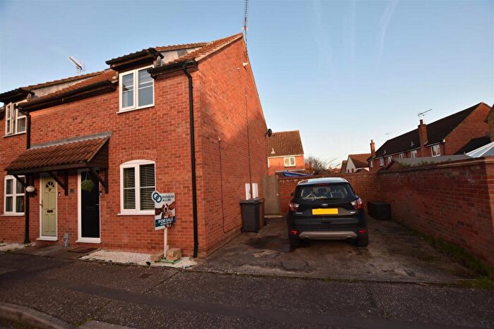 2 Bedroom Semi-Detached House For Sale In Collingwood Road, South Woodham Ferrers, CM3